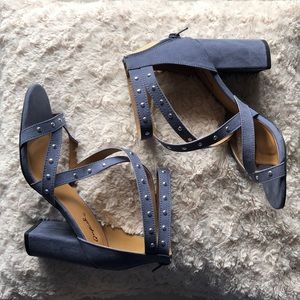 Sky blue high heels never worn, brand new!!